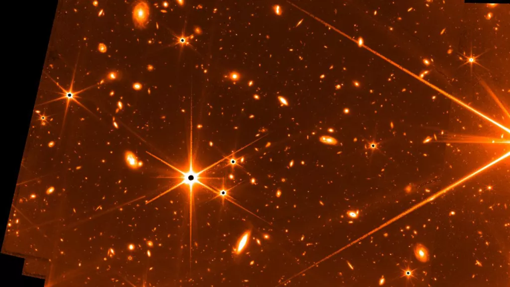 An image captured by the James Webb Space Telescope's Fine Guidance Sensor reveals hundreds of distant galaxies. (Image credit: NASA, CSA, and FGS team)