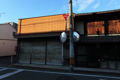 Japan-cables-retouched.jpg