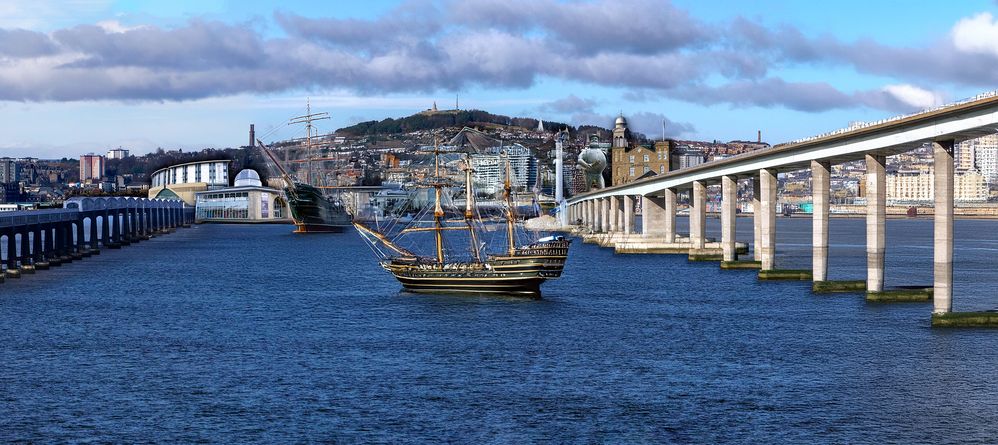 Dundee-BG-pano-ship.jpg