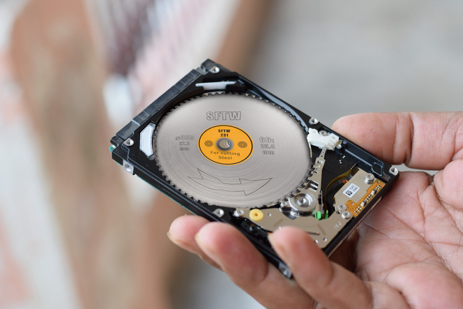 hdd-7880077_1920.png